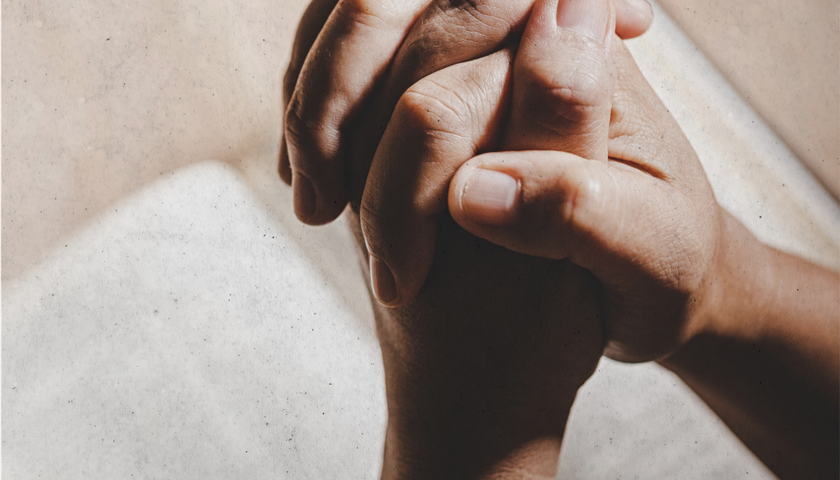 A importância da oração na vida cristã: encontre paz e conexão com Deus