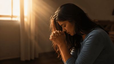 Oração quando se sente distante de Deus: Como restaurar sua comunhão