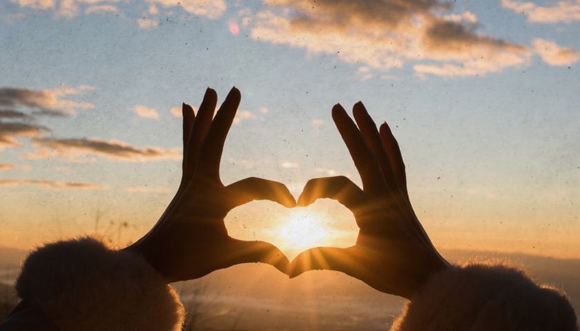 5 versículos sobre o amor de Deus demonstrado na cruz