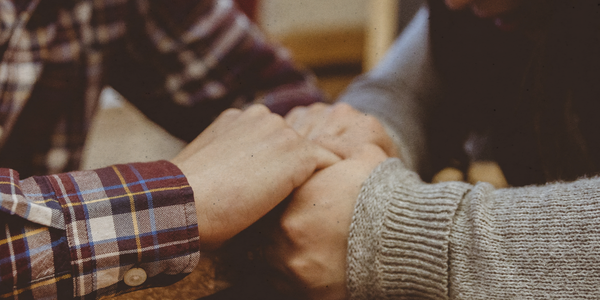 O poder da oração de intercessão: orando pelos outros