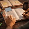 Como estudar a Bíblia passo a passo: Guia completo para um estudo profundo