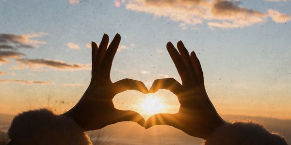 5 versículos sobre o amor de Deus demonstrado na cruz