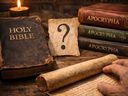 O que são os livros apócrifos e por que não fazem parte da Bíblia?