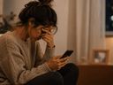 Oração para quem sente ansiedade ao usar redes sociais e se comparar com outros