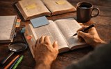 Como estudar a Bíblia passo a passo: Guia completo para um estudo profundo