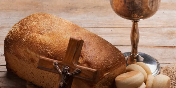 O que são a eucaristia e a comunhão? entenda o sacramento que alimenta a fé cristã