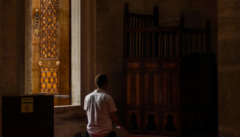 Como fortalecer sua fé no início do ano: dicas práticas para um 2025 mais próximo de Deus